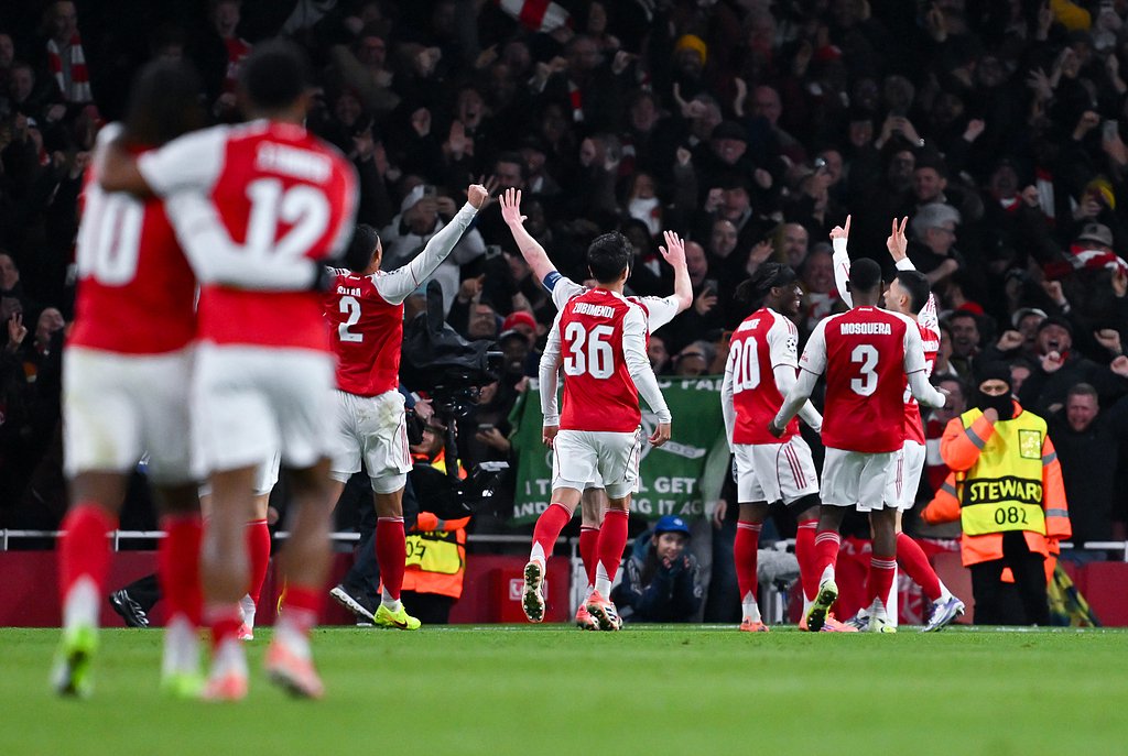 斯玛特谈詹姆斯复出：他球商极高，所有人因为他在场受益匪浅（斯玛特谈詹姆斯回归：顶级球商加持，全队受益良多）