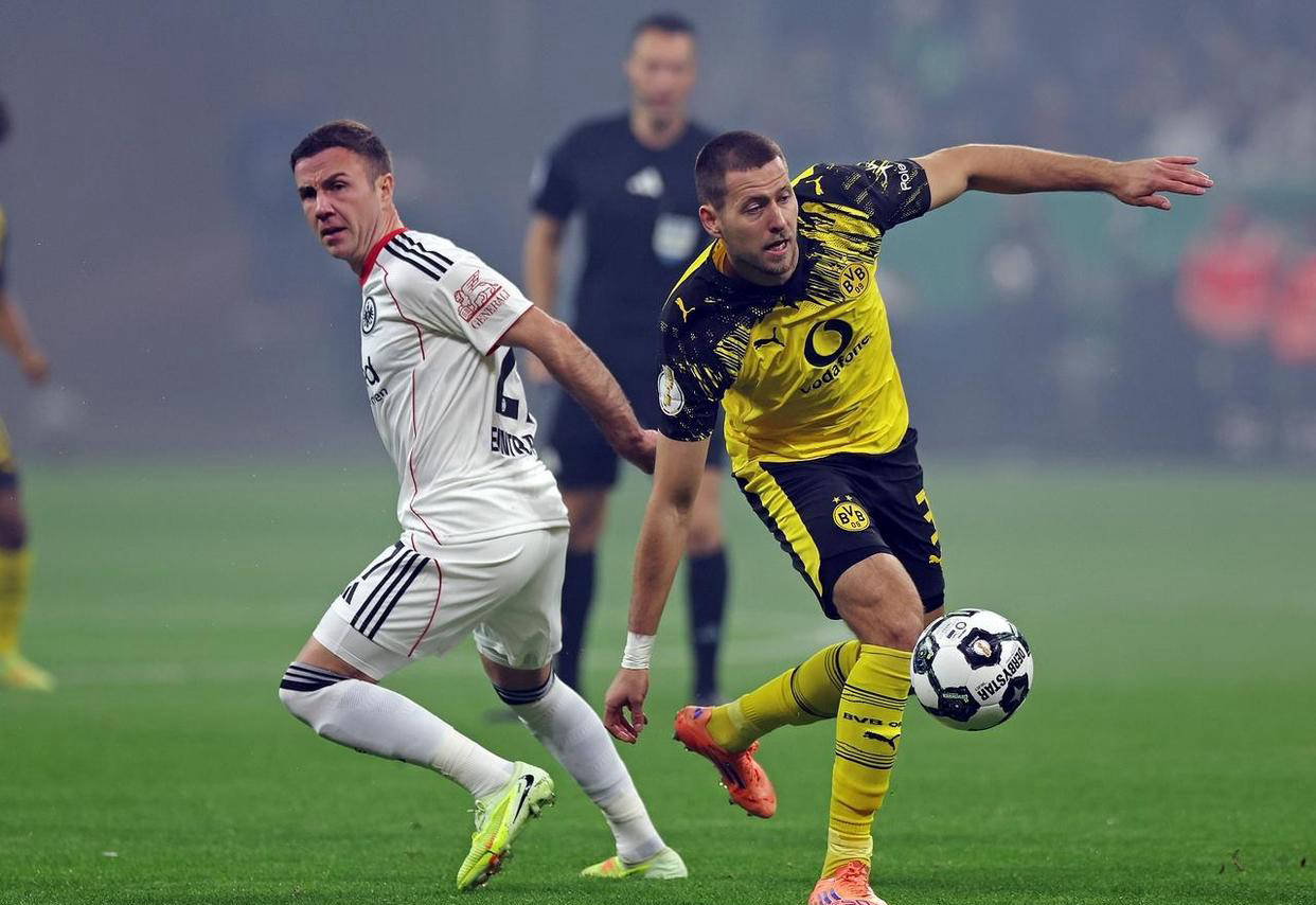 18岁中场新星卡萨斯：伤愈归来，渐入佳境（18岁中场新星卡萨斯伤愈复出，状态日渐回暖）