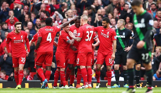 杜兰特关键中投命中，全场欢呼（杜兰特命中关键中距离，现场欢声雷动）