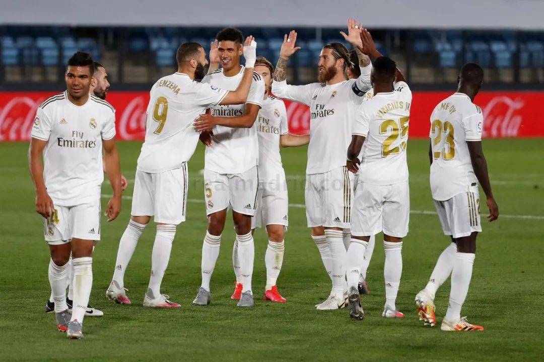 世欧预半场：詹扎劲射造险，瑞典暂0-0斯洛文尼亚（世欧预半场战报：瑞典0-0斯洛文尼亚，詹扎远射险些破门）