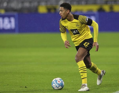 半场战报：帕尔马1-1博洛尼亚，阿德里安-贝尔纳韦，圣地亚哥-卡斯特罗破门（半场速递：帕尔马1-1博洛尼亚，阿德里安-贝尔纳韦与圣地亚哥-卡斯特罗各自建功）