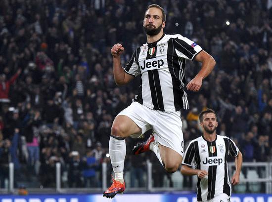 麦肯尼：教练的战术调整很有帮助；坎比亚索送出精彩的助攻（麦肯尼称教练战术调整受益匪浅，坎比亚索奉献绝妙助攻）