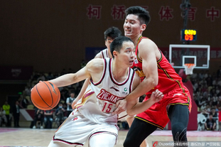 3-0，穆帅争冠劲敌踢疯，完胜法甲劲旅，终结欧联2轮不胜（3-0！穆里尼奥争冠对手火力全开，横扫法甲强旅，止住欧联两轮不胜）