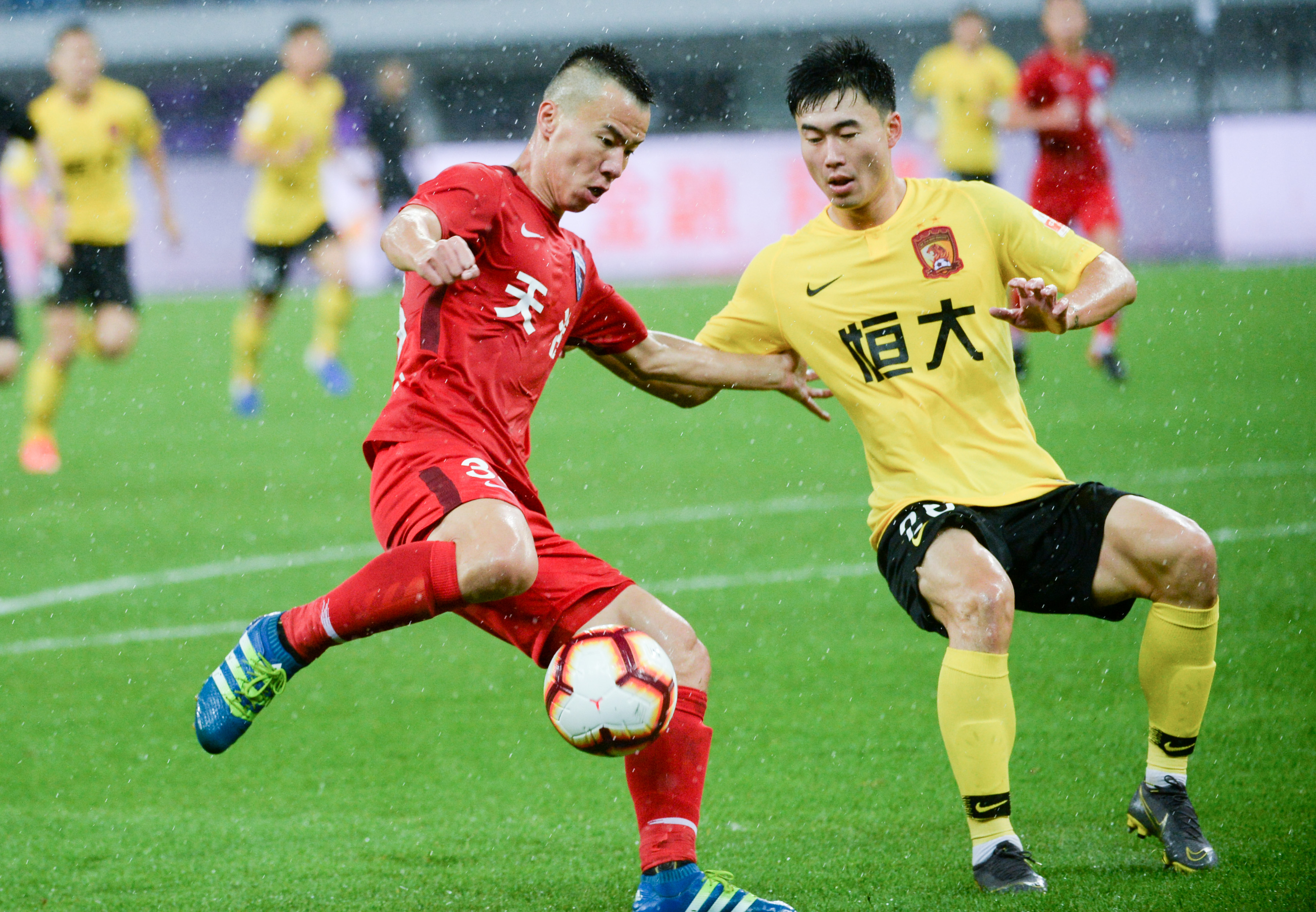 里程悲！伦纳德快船生涯30+次数达到70次，升至队史第二（伦纳德快船生涯第70场30+，升至队史第二）