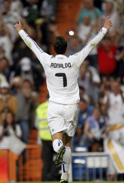 云达不莱梅vs沃尔夫斯堡：菅原由势、施密德首发，埃里克森、阿诺德出战（不莱梅对阵狼堡：菅原由势、施密德先发，埃里克森与阿诺德出场）