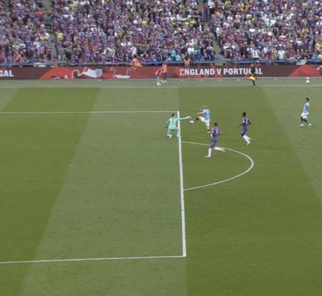 詹姆斯17投4中，纪录被终结，险成输球罪人，最后一传将功补过（詹姆斯17投仅4中，纪录止步，险成输球背锅者，终场前妙传完成救赎）