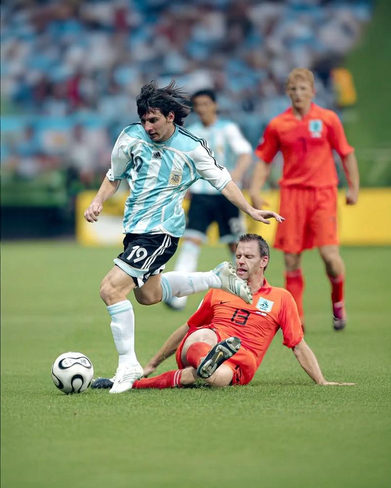 25年国家队比赛结束了，明年又是世界杯了。回想2...（国家队2025赛季收官，世界杯年将至：回望这两年）