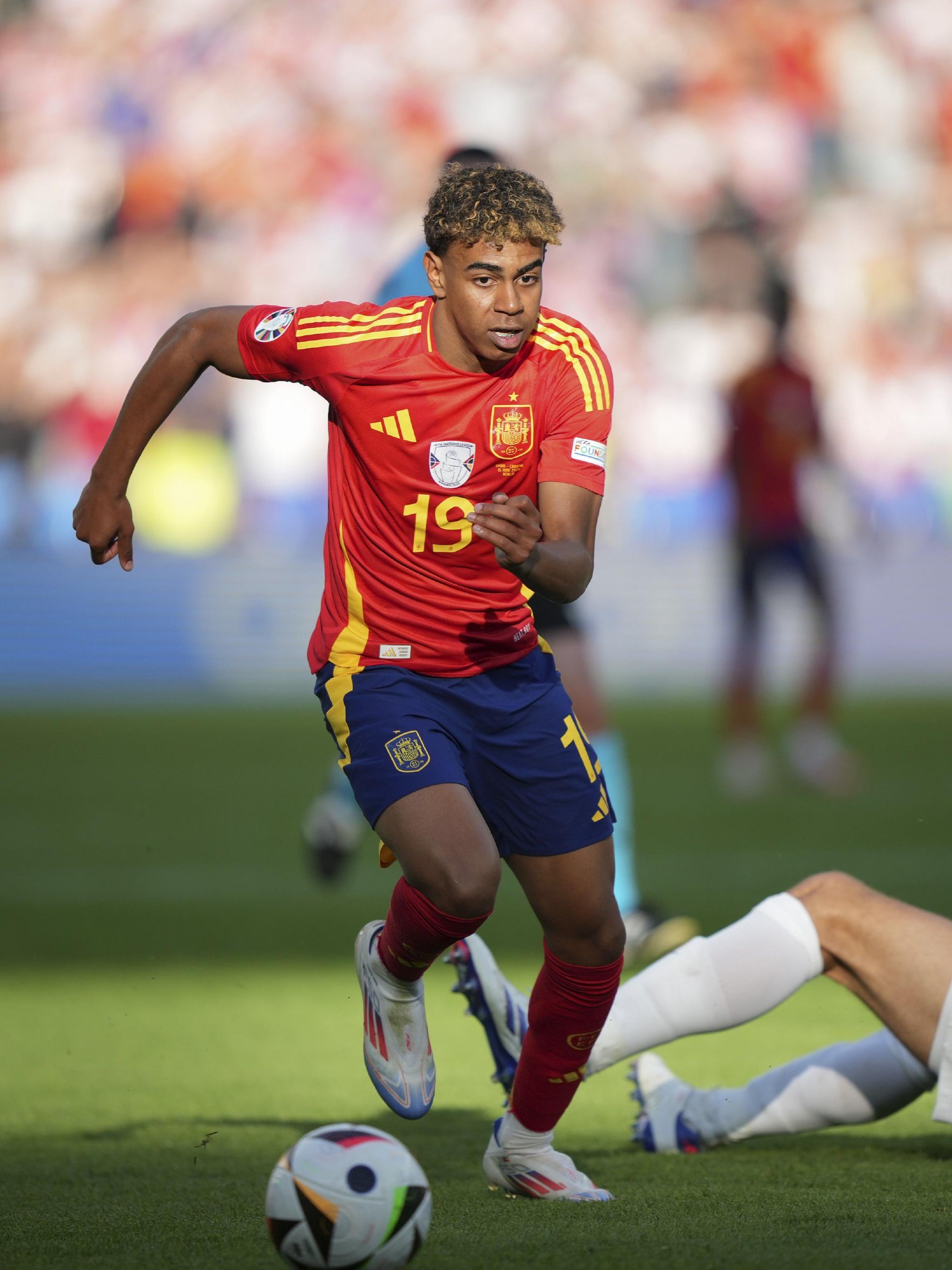 欧冠冠军、世界冠军&前枪手球探：本周寿星“野兽”卡伦布（本周寿星“野兽”卡伦布：欧冠与世界杯双冠得主、前阿森纳球探）