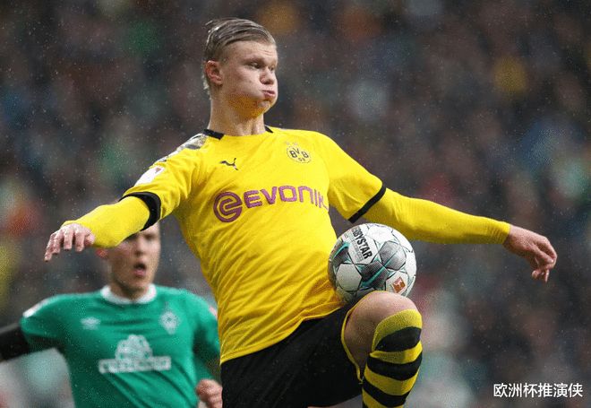 记者：齐尔克泽有可能会离队，曼联有信心从他身上收回转会费（名记：齐尔克泽或将离队，曼联有信心回收转会费）