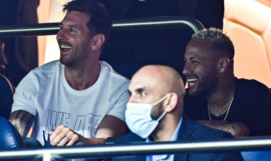 ATP总决赛第3日综述：阿卡逆转迎两连胜，穆塞蒂保留晋级希望（ATP年终总决赛第3日回顾：阿尔卡拉斯逆转豪取两连胜，穆塞蒂仍存晋级希望）